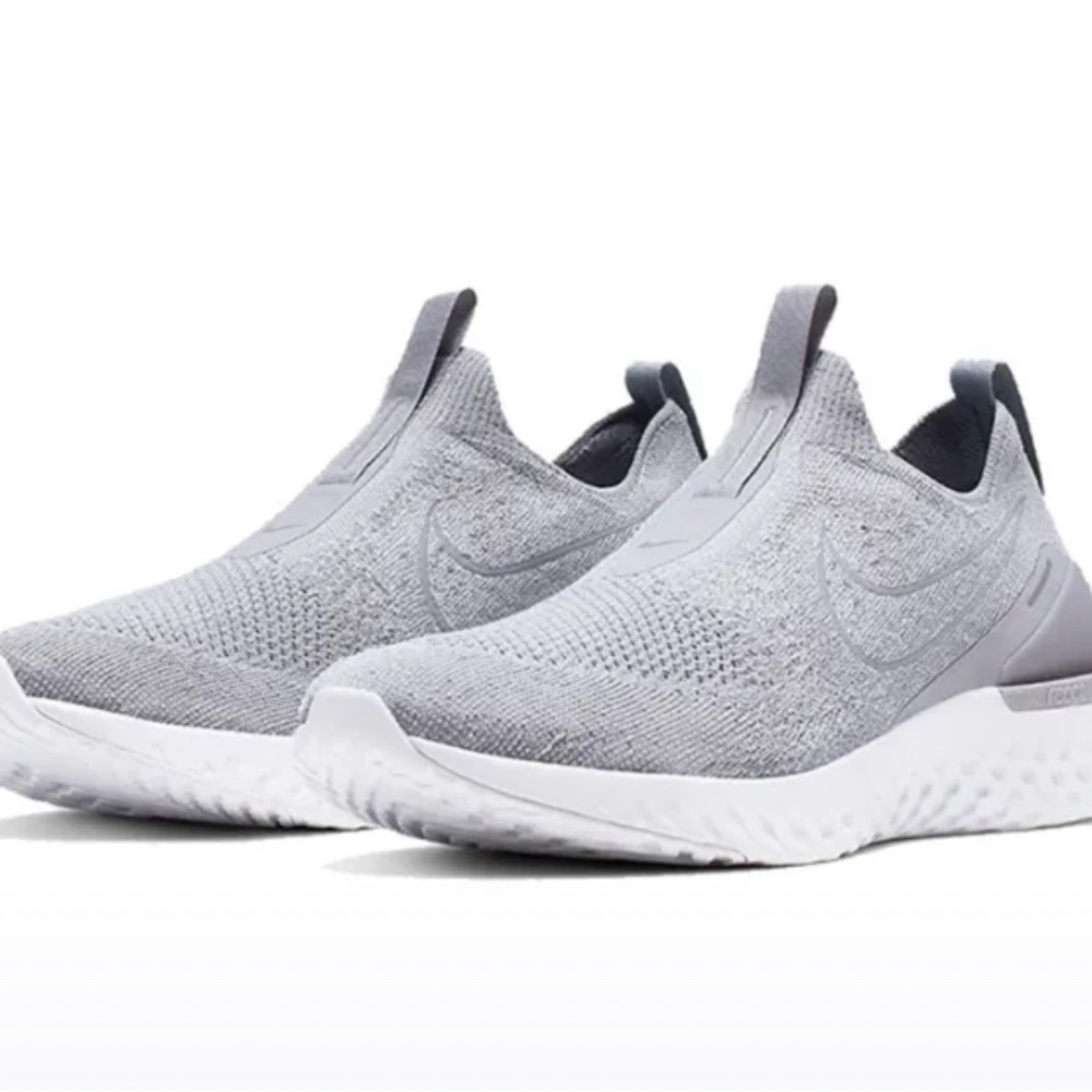 Nike phantom slip on
